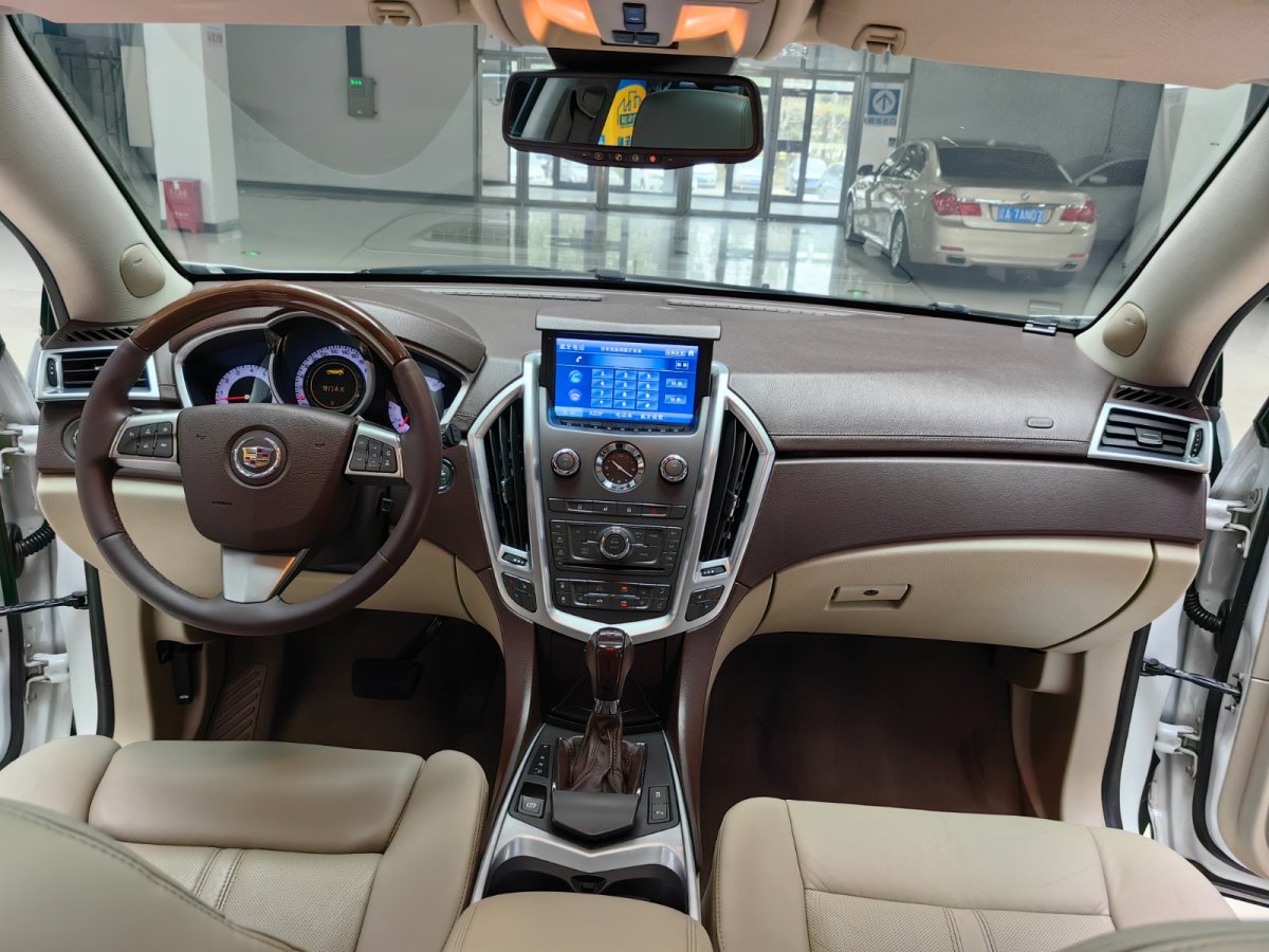 凱迪拉克 SRX  2012款 3.0L 領(lǐng)先型圖片