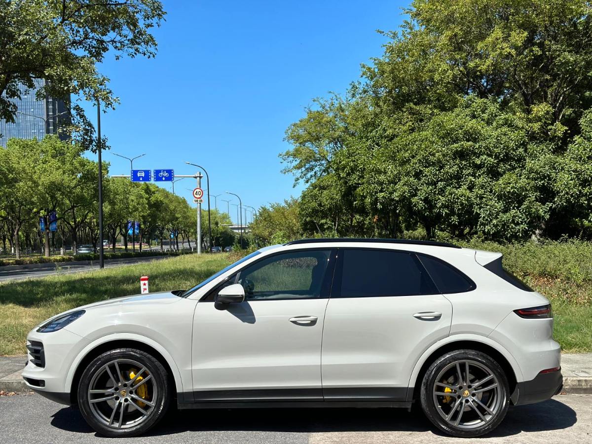 保時(shí)捷 Cayenne  2023款 Cayenne 3.0T 鉑金版圖片