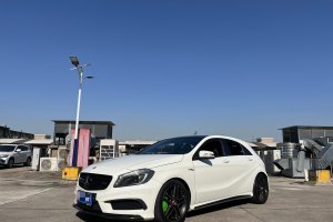 奔驰A级AMG 奔驰 AMG A 45 4MATIC