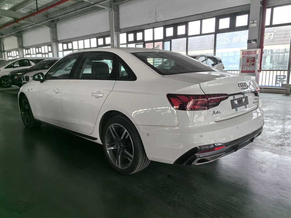 奧迪 奧迪A4L  2022款 40 TFSI 豪華動感型圖片