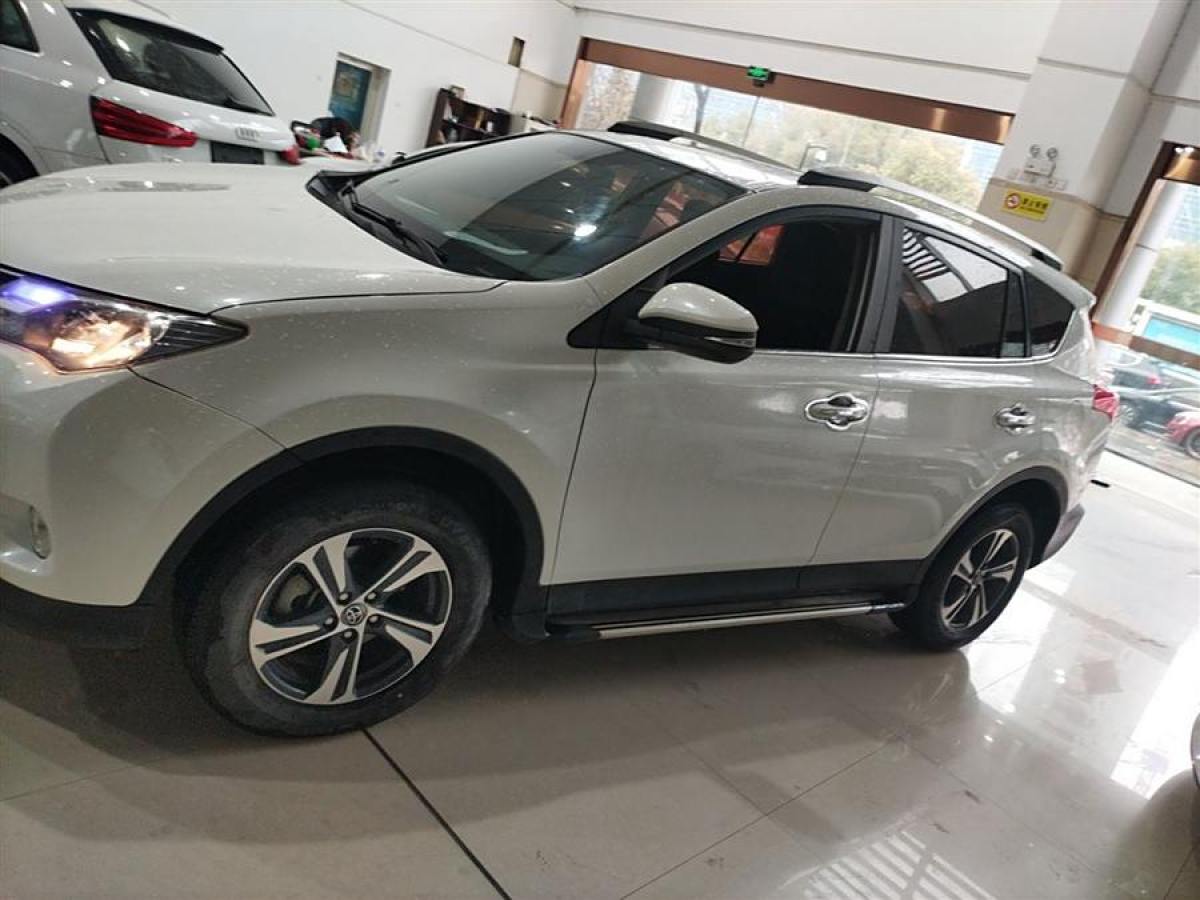 2015年3月豐田 RAV4榮放  2015款 2.0L CVT兩驅風尚版