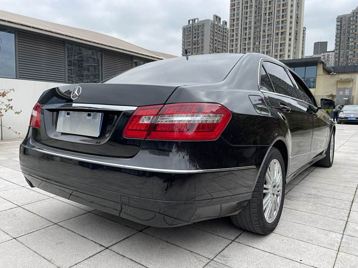 奔馳 奔馳E級  2013款 E 260 L CGI優(yōu)雅型圖片