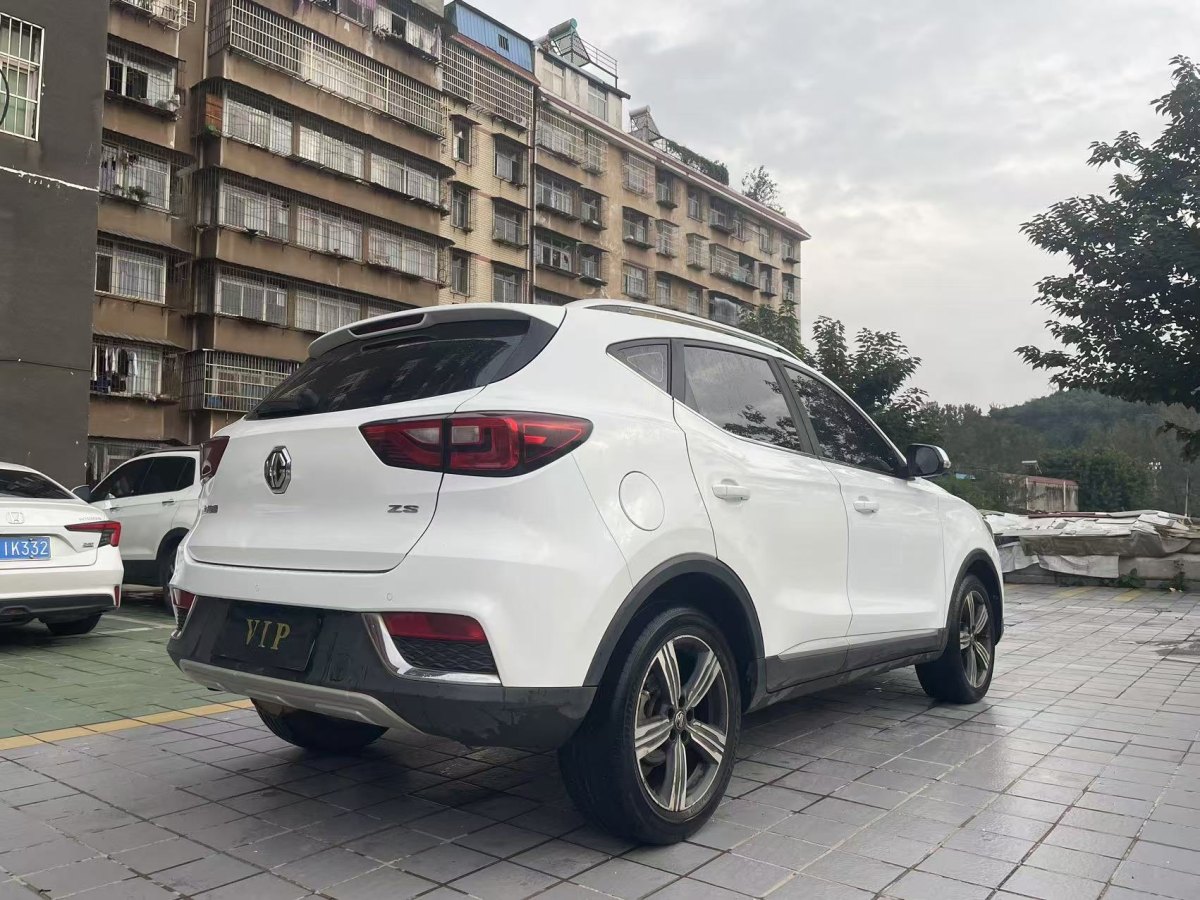 名爵 名爵ZS  2020款 全球百萬暢銷款 1.5L 手動(dòng)65寸巨幕天窗版圖片