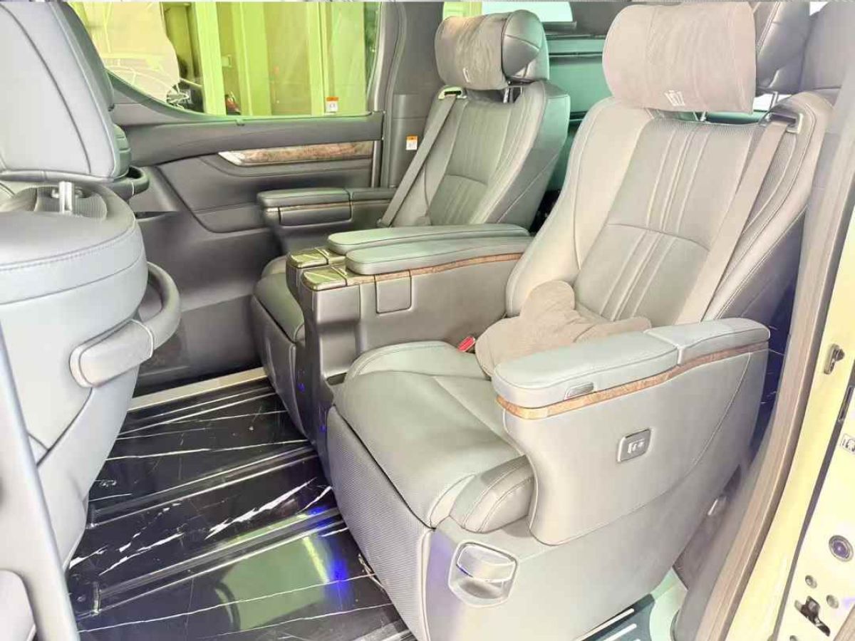 豐田 威爾法  2023款 皇冠 雙擎 2.5L HV尊貴版圖片
