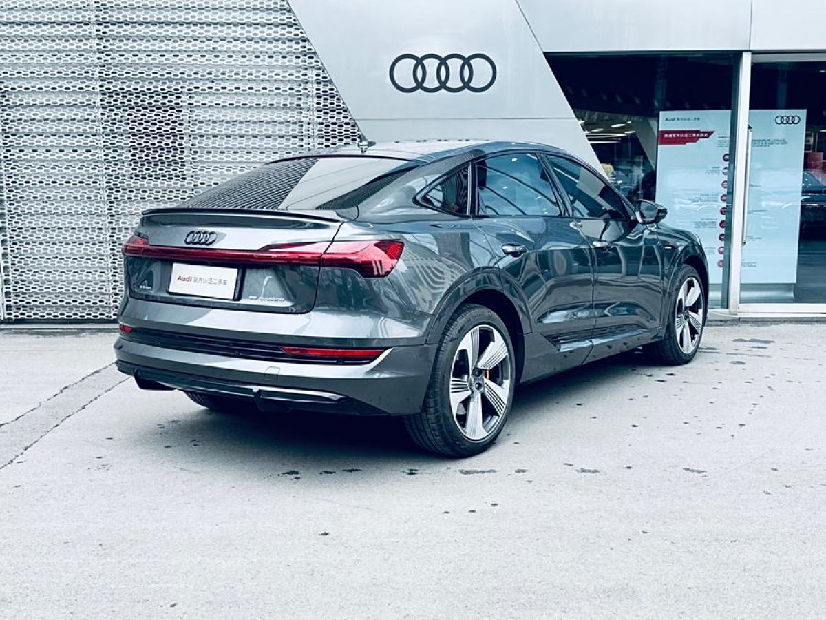 2022年6月奧迪 奧迪e-tron  2022款 Sportback 55 quattro 豪華型