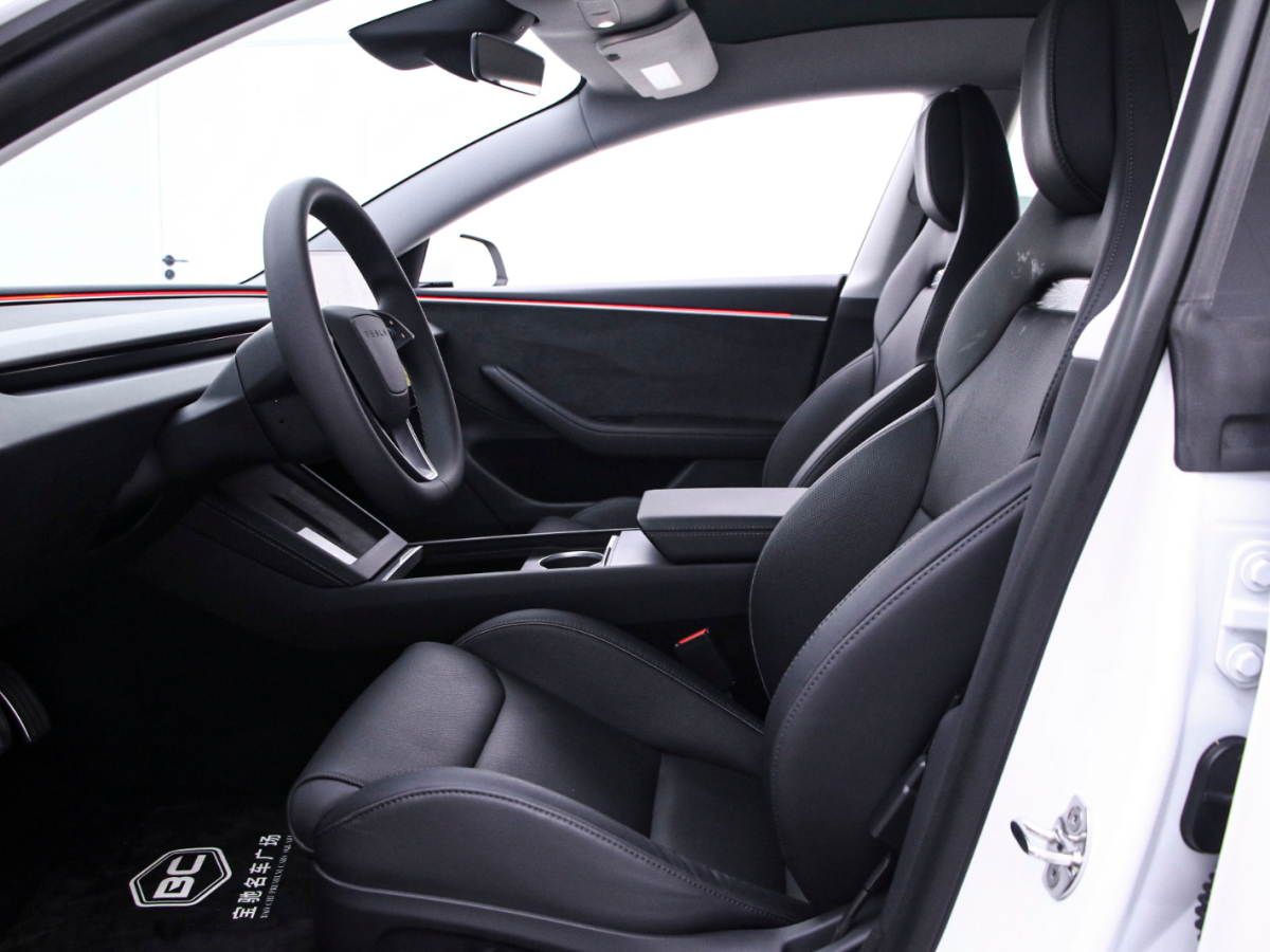 特斯拉 Model 3 2024款 高性能全輪驅(qū)動(dòng)版圖片