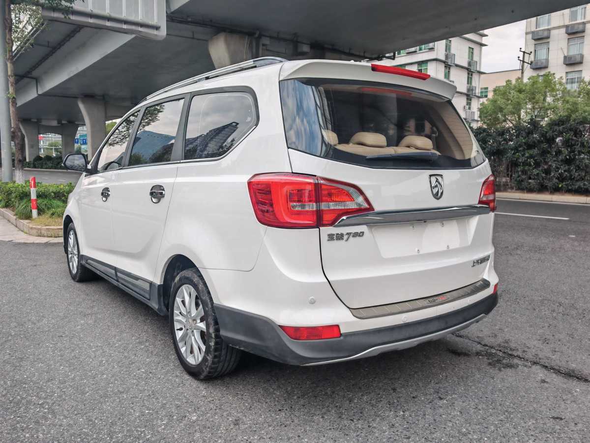 寶駿 730  2016款 1.5L 手動超值型 7座圖片