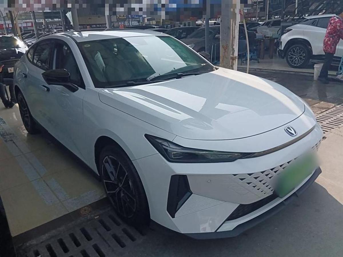 長(zhǎng)安 長(zhǎng)安UNI-V 智電iDD  2024款 藍(lán)鯨智電iDD 136km 智酷型圖片