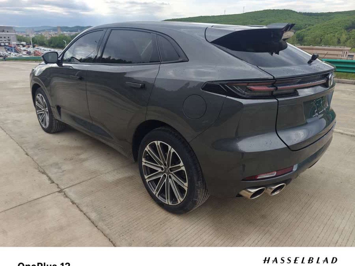 長(zhǎng)安 長(zhǎng)安UNI-K  2021款 2.0T 全輪驅(qū)動(dòng)尊享型圖片