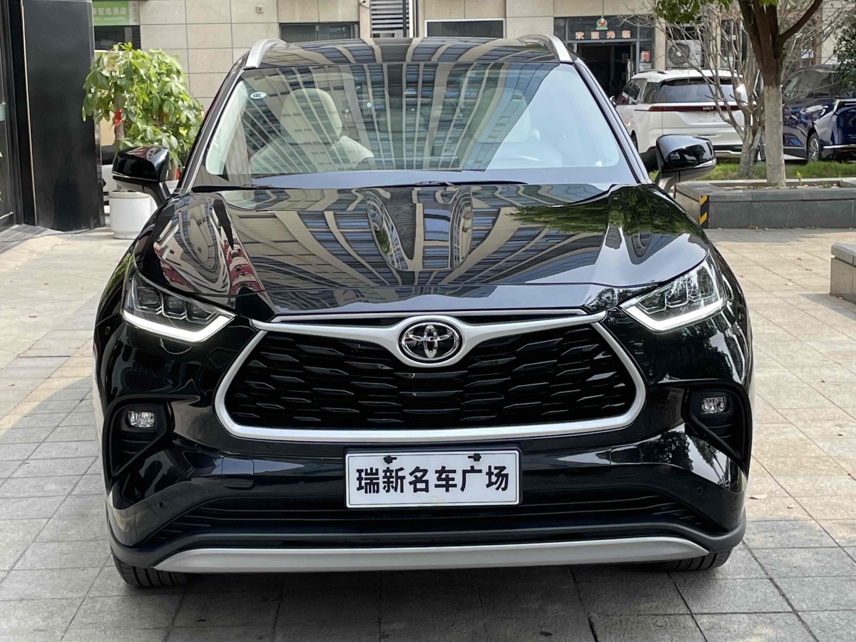 豐田 漢蘭達(dá)  2024款 2.5L智能電混雙擎四驅(qū)尊貴版 7座圖片