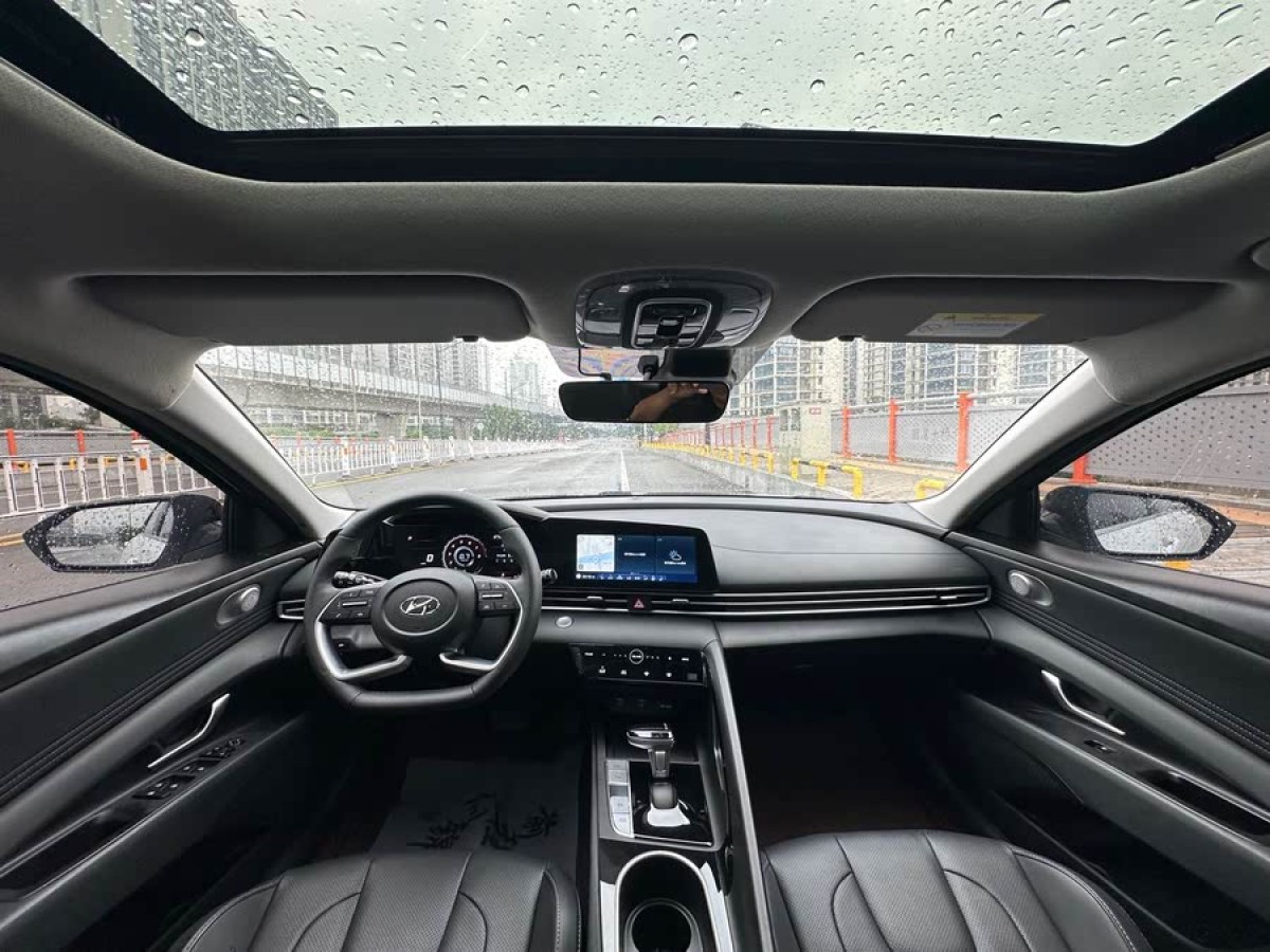 現(xiàn)代 伊蘭特  2022款 1.5L CVT TOP旗艦版圖片
