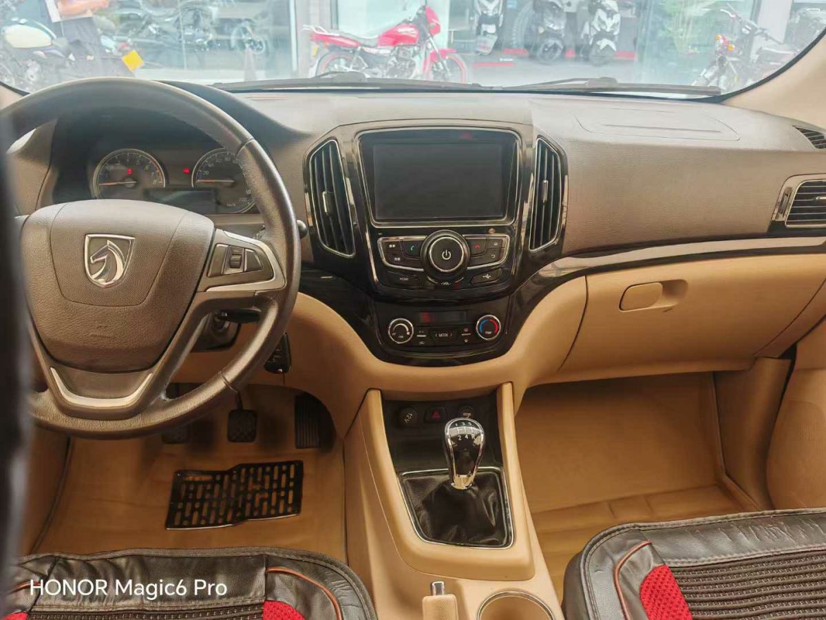 寶駿 730  2015款 1.8L 手動豪華導航ESP版 7座圖片