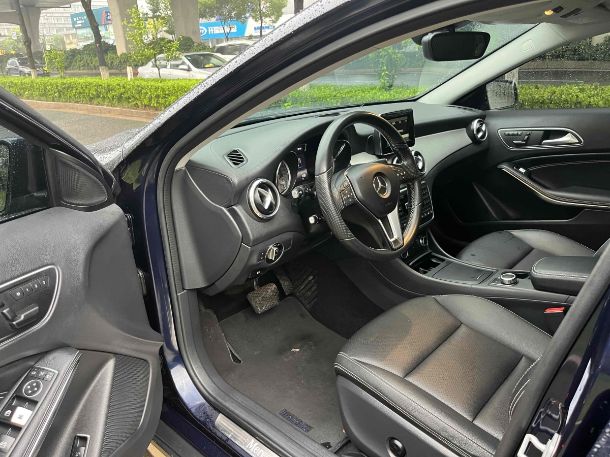 奔馳 奔馳GLA  2015款 GLA 220 4MATIC 豪華型圖片