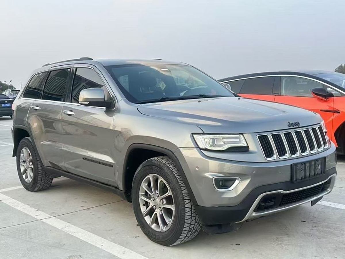 Jeep 大切諾基  2013款 3.6L 舒享導(dǎo)航版圖片