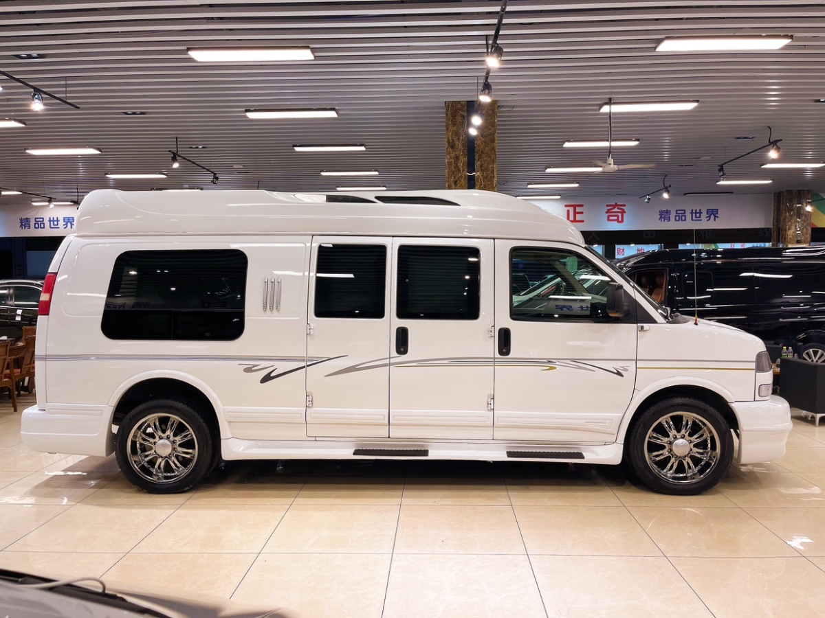 2011年10月GMC SAVANA  2011款 6.0L 商務之星7座