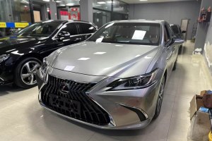 ES 雷克薩斯 200 臻享版
