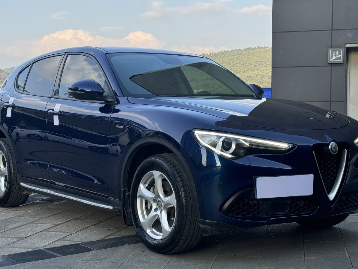 2019年8月阿爾法·羅密歐 Stelvio  2017款 2.0T 200HP 精英版