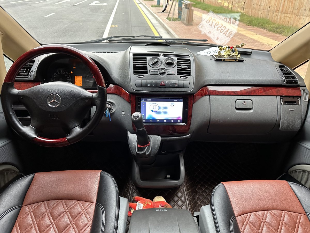 2014年6月奔驰 威霆  2010款 2.5L 商务版