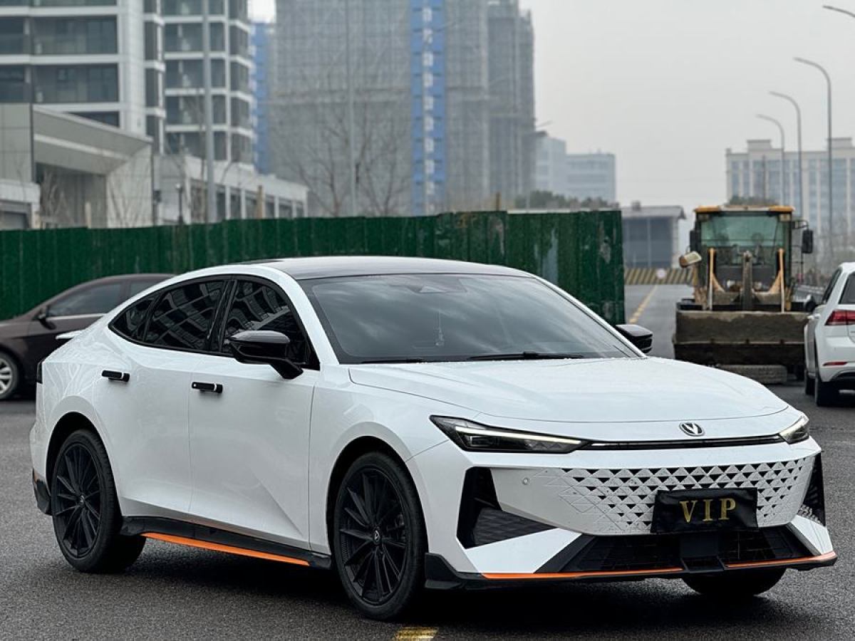 長(zhǎng)安 長(zhǎng)安UNI-V  2024款 1.5T 尊貴運(yùn)動(dòng)型圖片