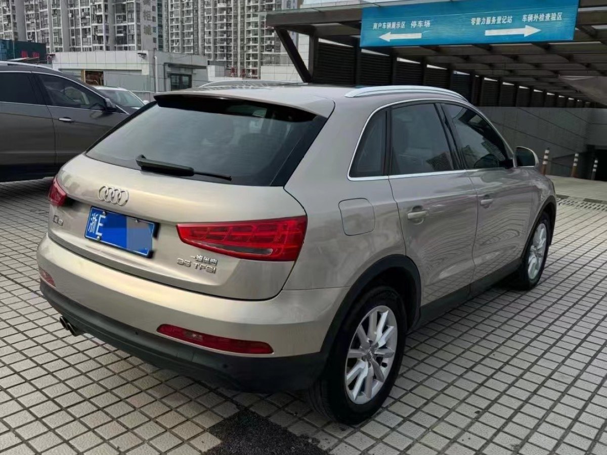 奧迪 奧迪Q3  2015款 35 TFSI 進(jìn)取型圖片