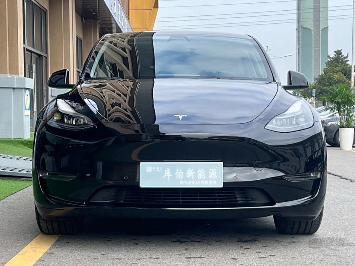 特斯拉 Model Y  2021款 改款 標(biāo)準(zhǔn)續(xù)航后驅(qū)升級版圖片