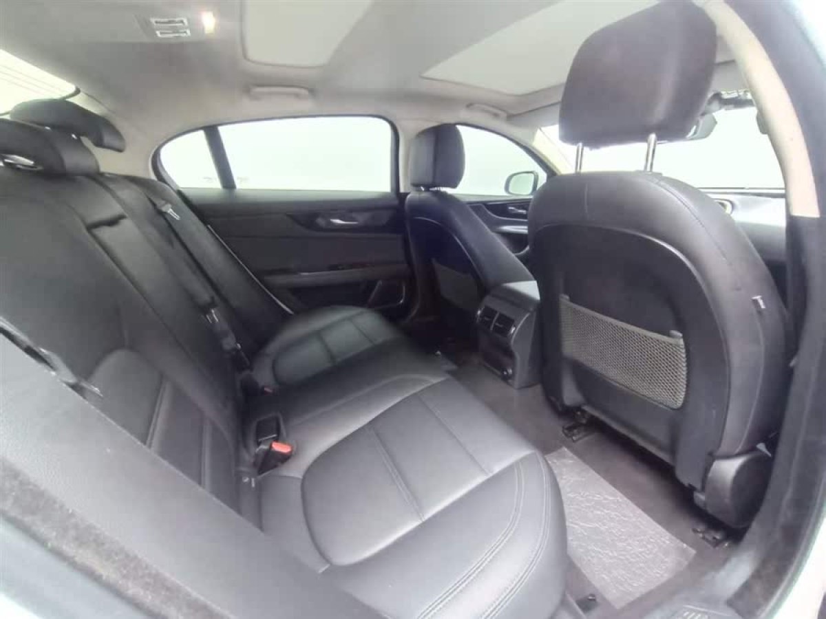 捷豹 XEL  2020款 2.0T 200PS R-DYNAMIC 青春運動版圖片