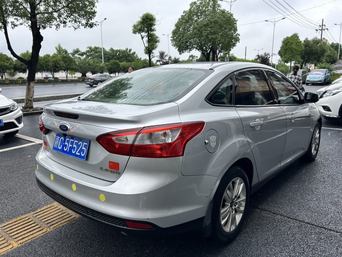 福特 ?？怂? 2012款 三廂 1.6L 自動(dòng)舒適型圖片