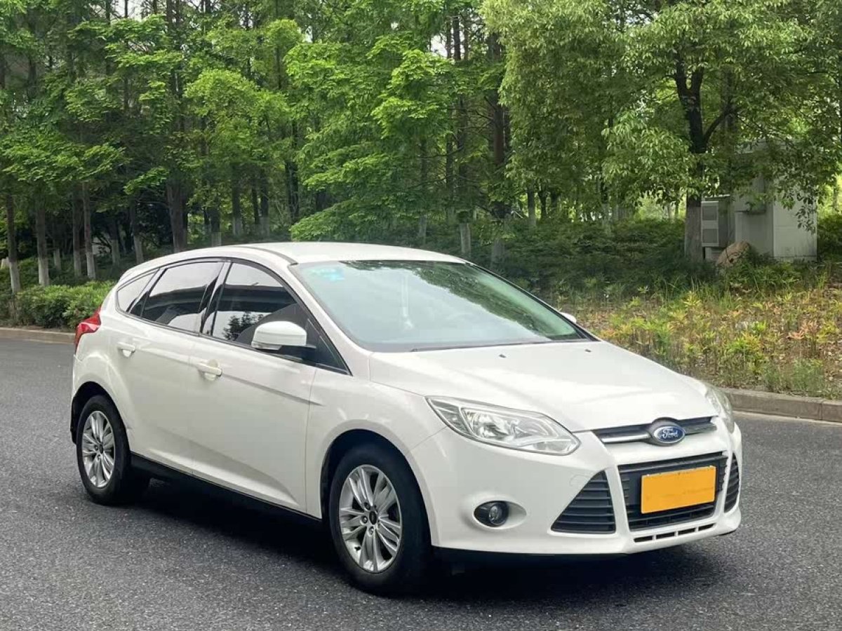 福特 ?？怂? 2012款 兩廂 1.6L 自動舒適型圖片