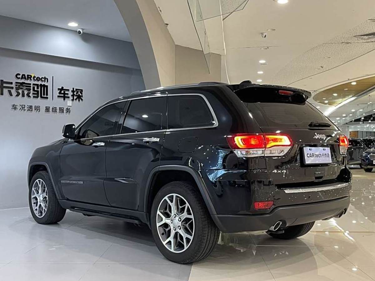 2021年6月Jeep 大切諾基  2020款 3.0L 精英導(dǎo)航版