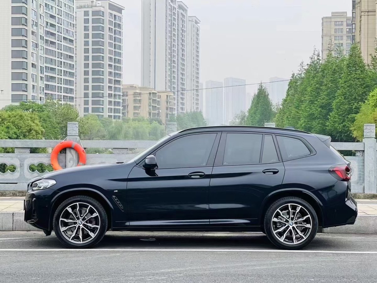 寶馬 寶馬X3  2022款 改款 xDrive30i 領(lǐng)先型 M曜夜套裝圖片