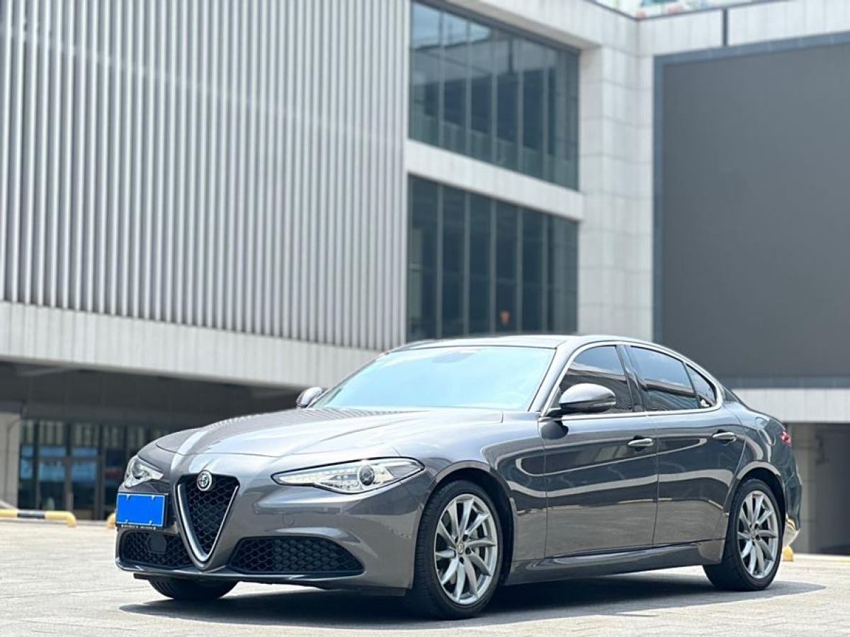 阿爾法·羅密歐 Giulia  2017款 2.0T 280HP 豪華版圖片