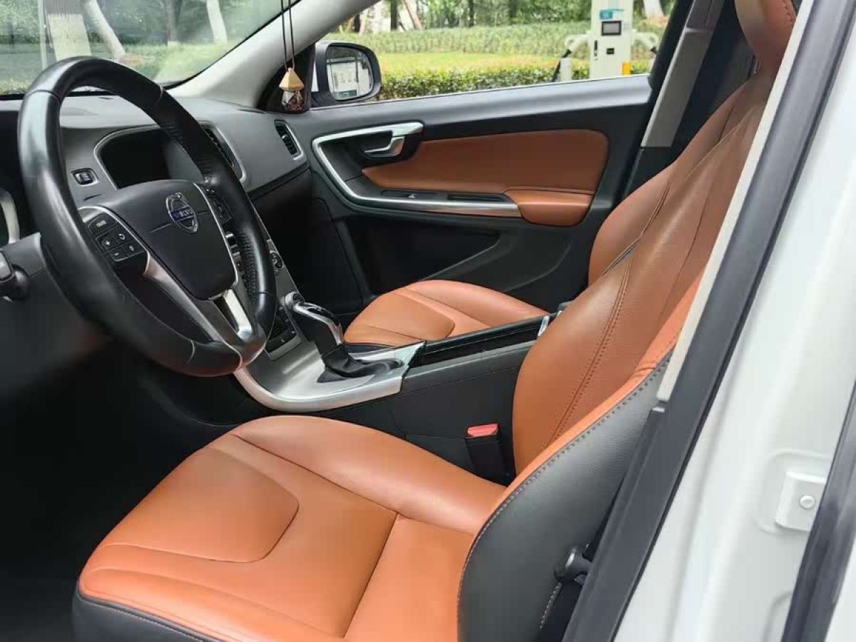 沃爾沃 S60  2017款 L 2.0T T4 智遠(yuǎn)版圖片