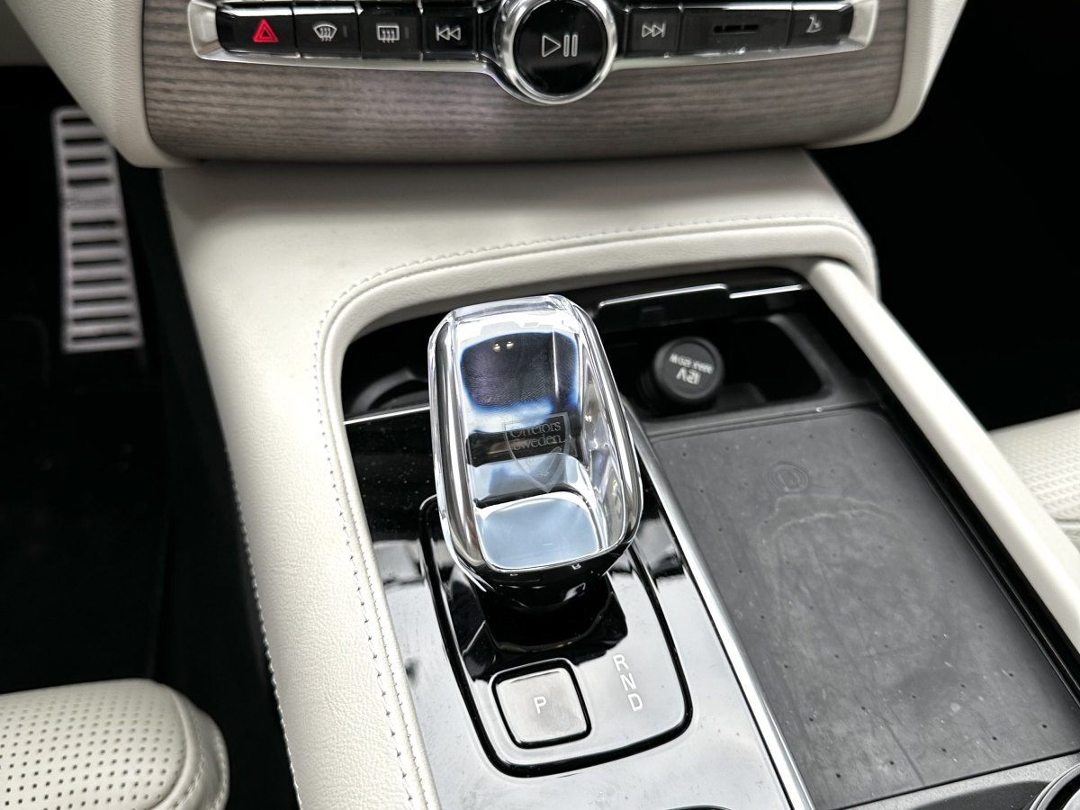 沃爾沃 XC90新能源  2023款 T8 RECHARGE 智尊豪華版 7座圖片