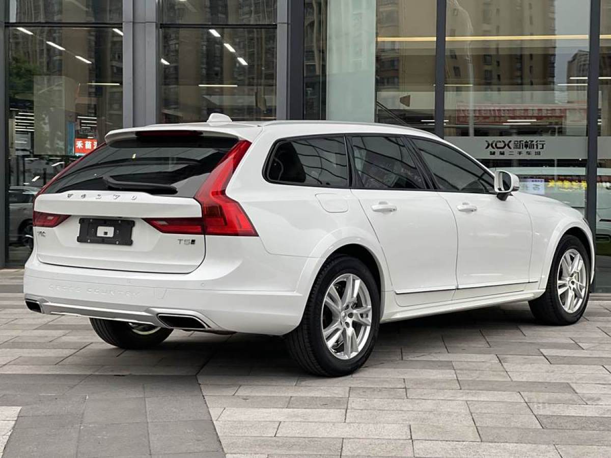 2019年4月沃爾沃 V90  2019款 Cross Country T5 AWD 智遠版