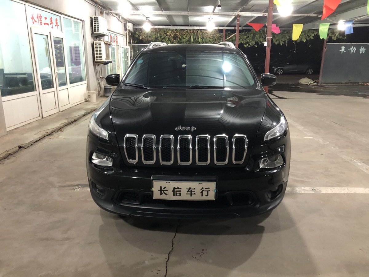 Jeep 自由光  2016款 2.0L 優(yōu)越版圖片