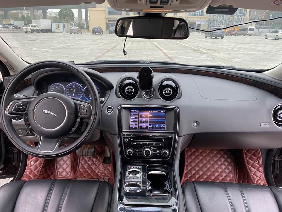 捷豹 XJ  2014款 XJL 2.0T 兩驅(qū)全景商務(wù)版圖片