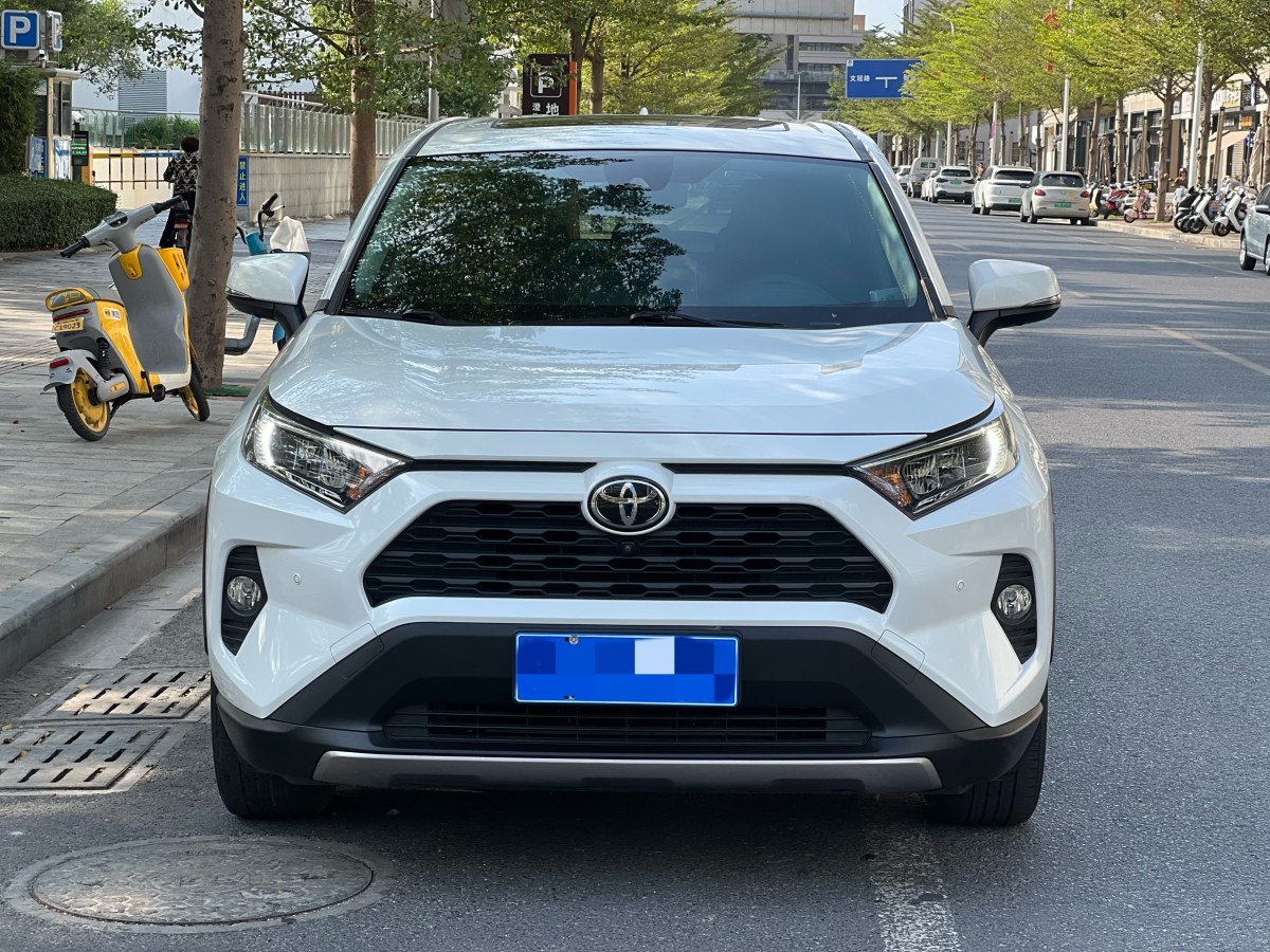 豐田 RAV4  2018款 榮放 2.0L CVT兩驅(qū)風(fēng)尚版圖片