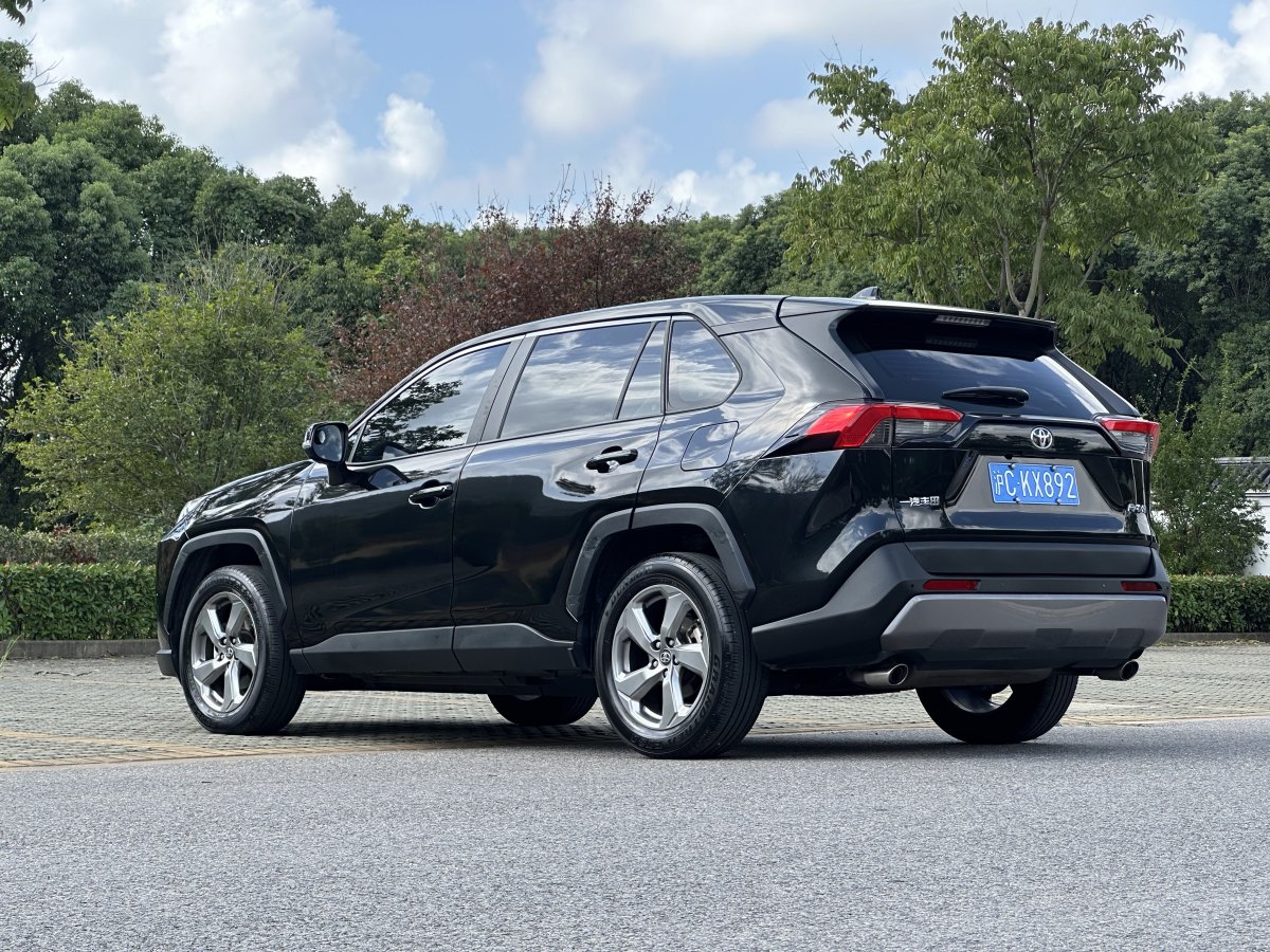 豐田 RAV4  2018款 榮放 2.0L CVT兩驅(qū)風尚版圖片