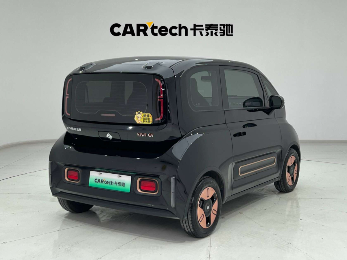 寶駿 寶駿KiWi EV  2022款 藝術(shù)家輕享版 三元鋰圖片