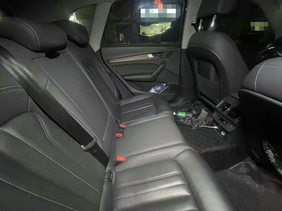奧迪 奧迪Q5 e-tron  2022款 40 e-tron 星耀型 機(jī)甲套裝圖片