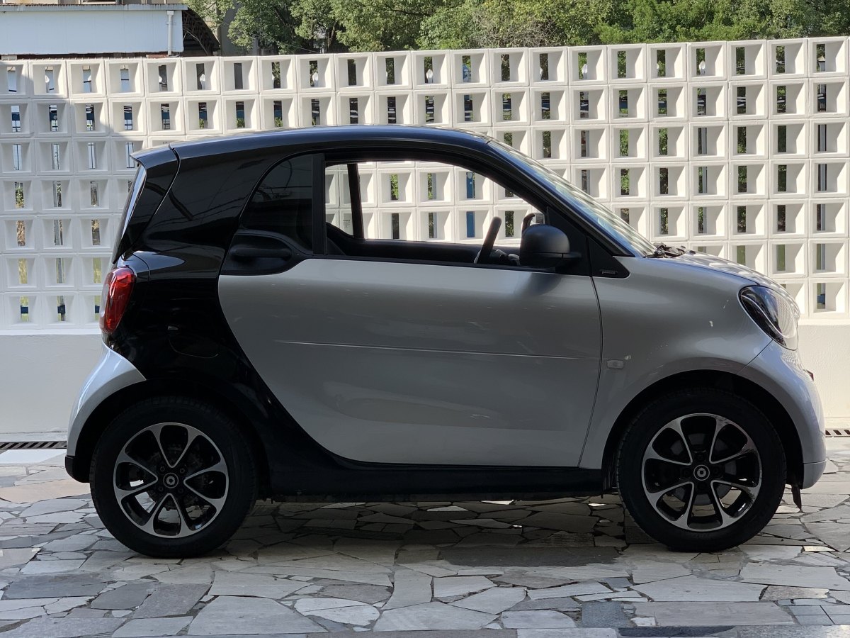 smart fortwo  2011款 1.0 MHD 硬頂激情版圖片