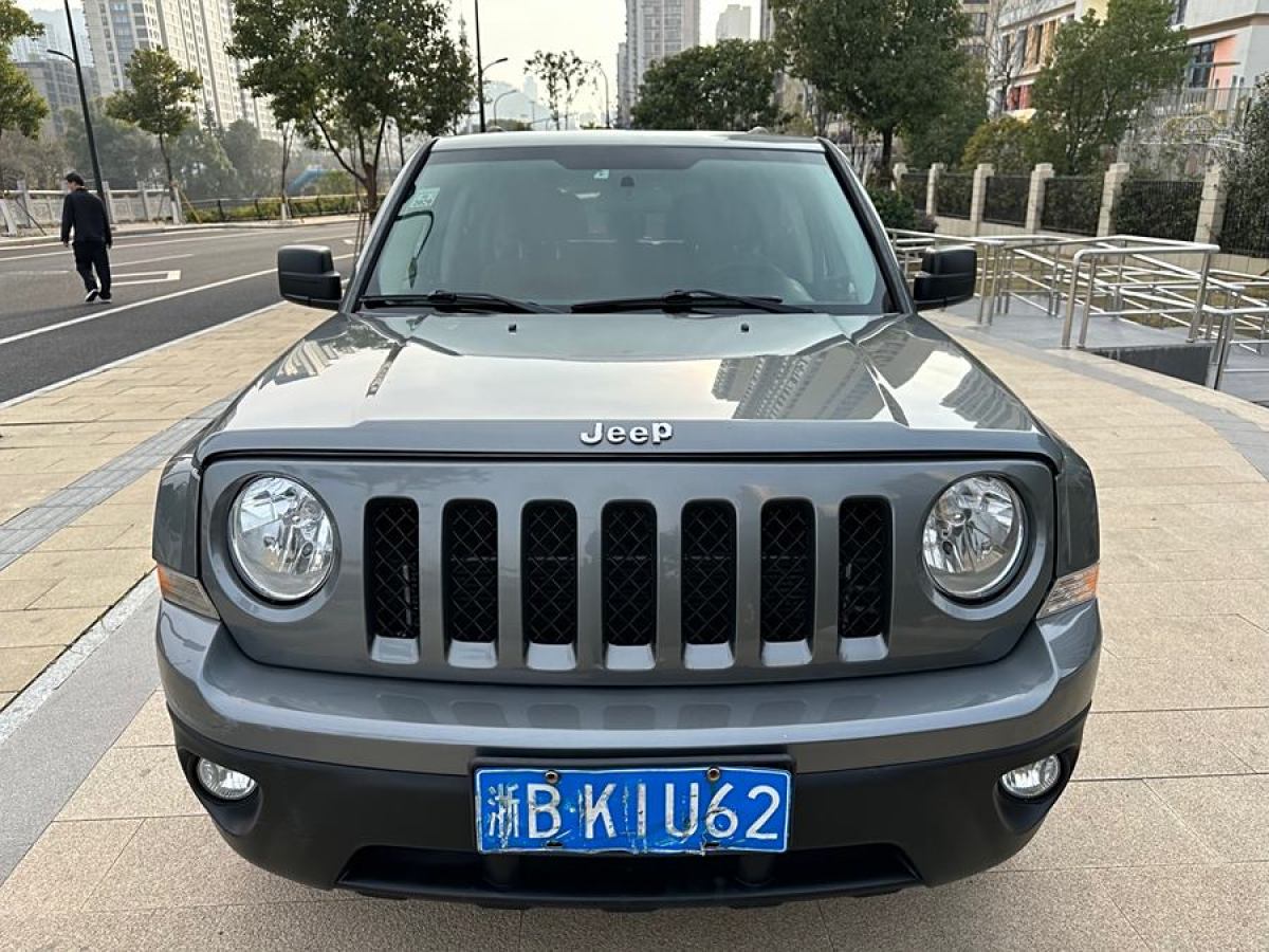 Jeep 自由客  2014款 2.4L 運(yùn)動(dòng)版圖片