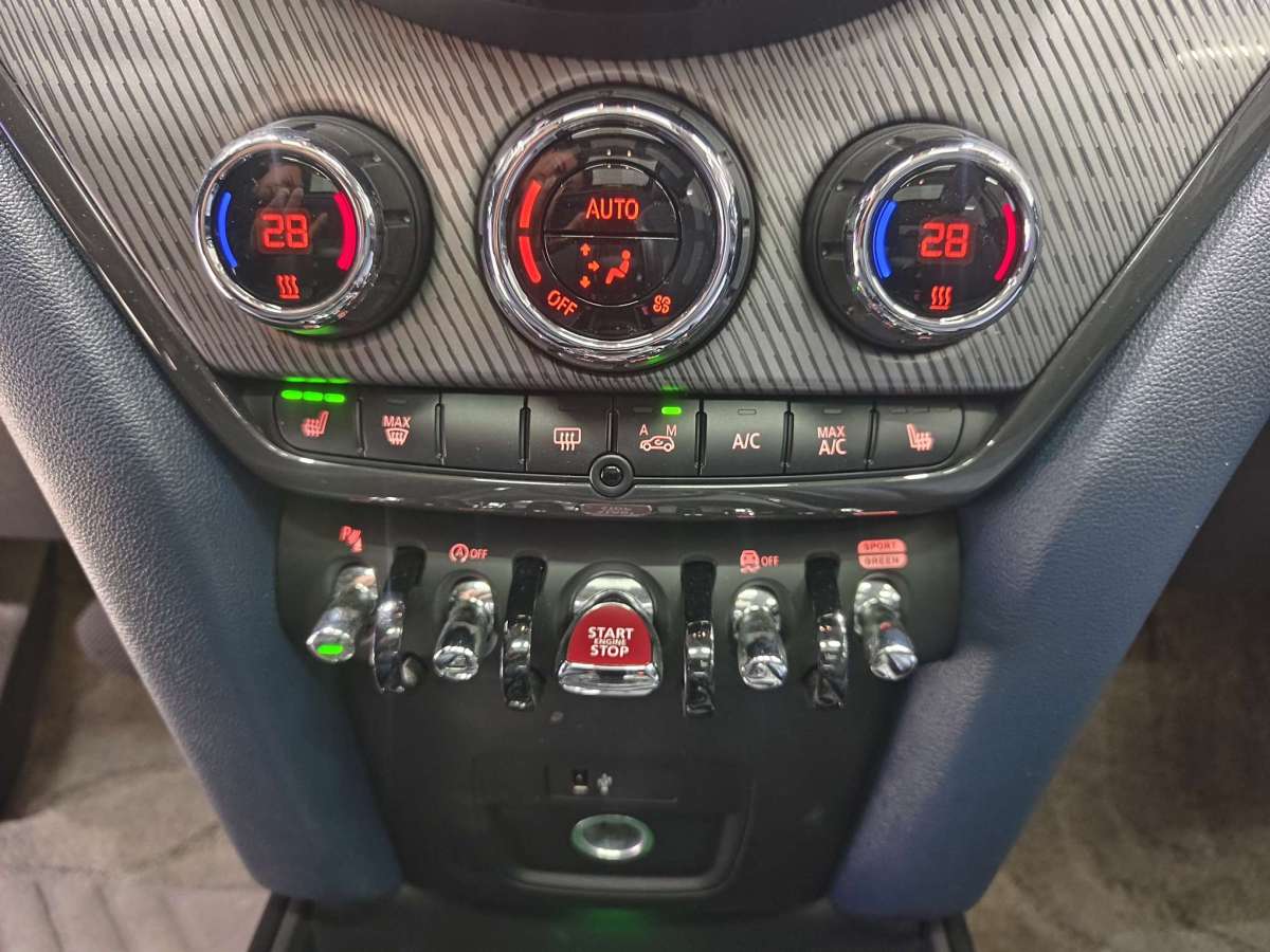 MINI COUNTRYMAN  2023款 改款 2.0T COOPER S ALL4 鑒賞家圖片