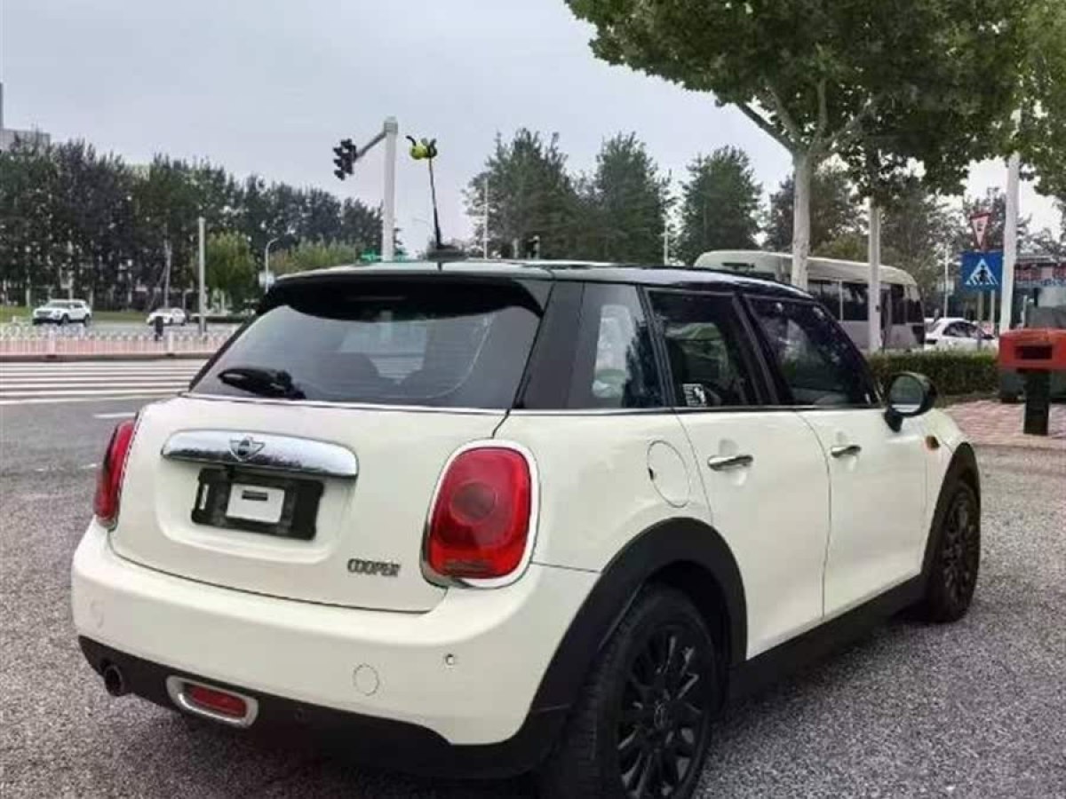 MINI MINI  2018款 1.5T COOPER 色彩紀(jì)念版圖片