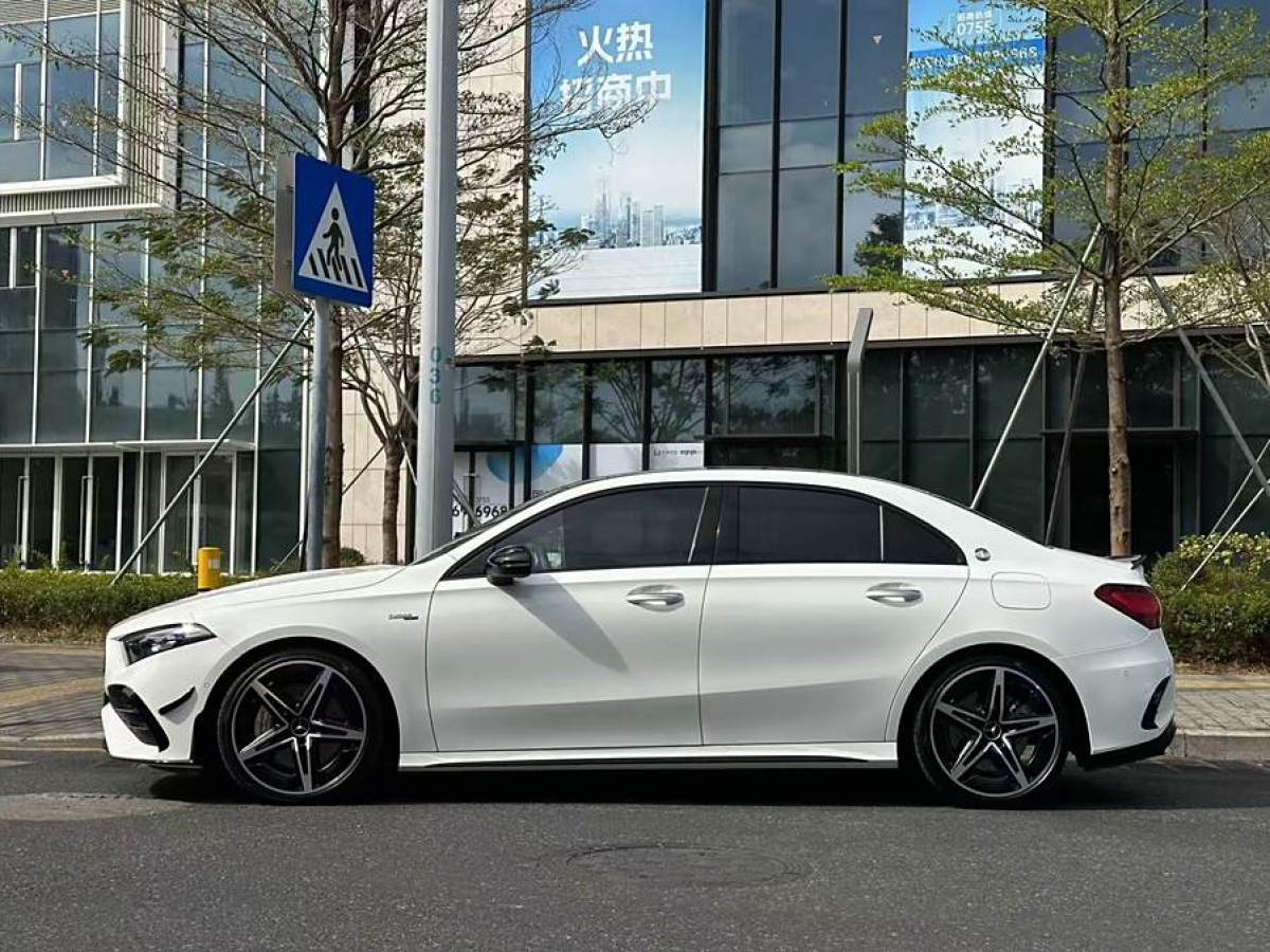 奔馳 奔馳A級(jí)AMG  2024款 改款 AMG A 35 4MATIC圖片