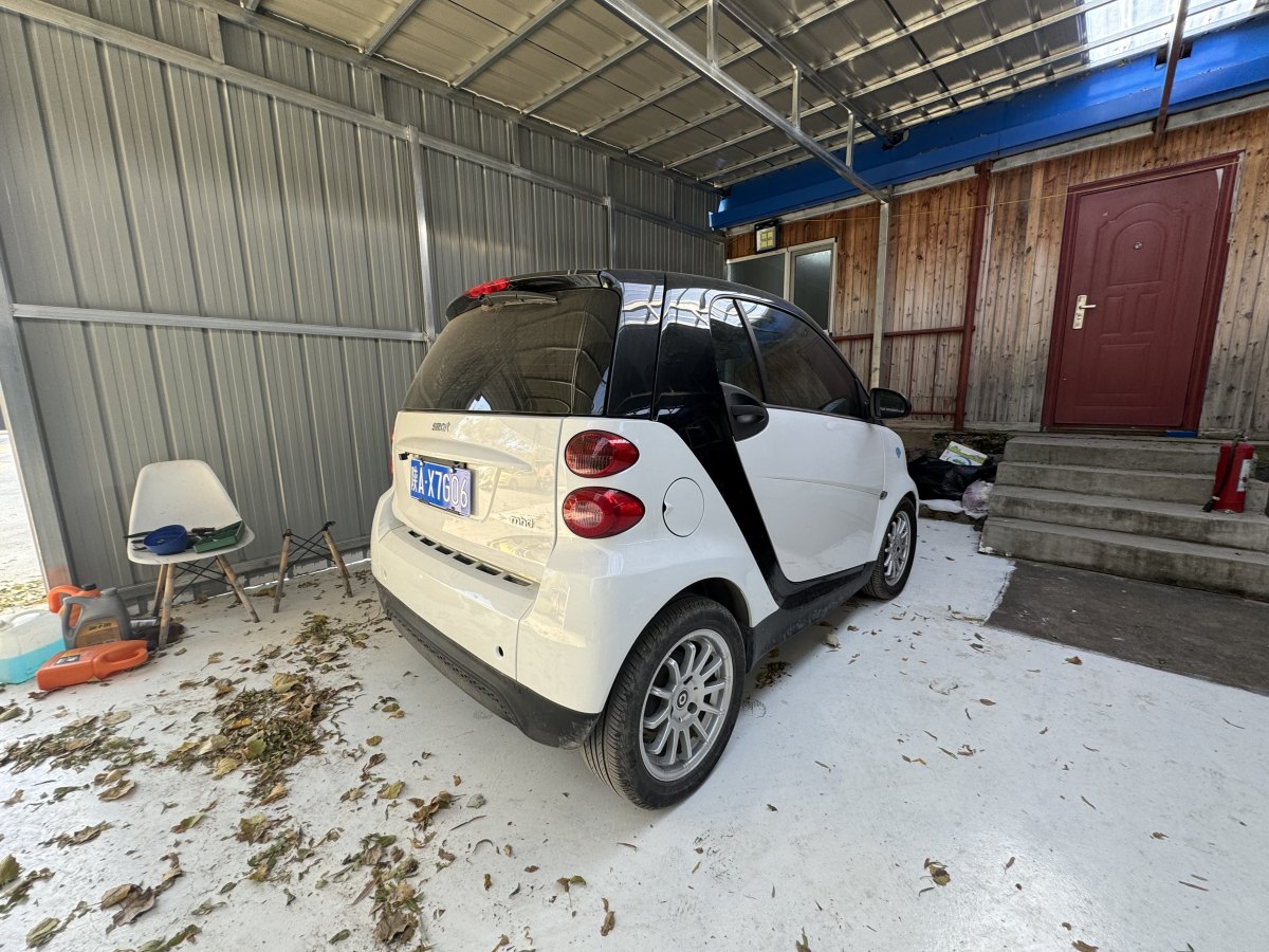 2015年10月smart fortwo  2015款 1.0L 52千瓦硬頂激情版