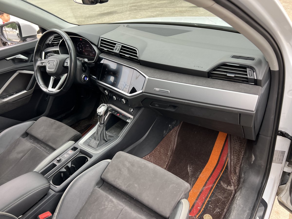 奧迪 奧迪Q3  2024款 35 TFSI 進(jìn)取動感型圖片