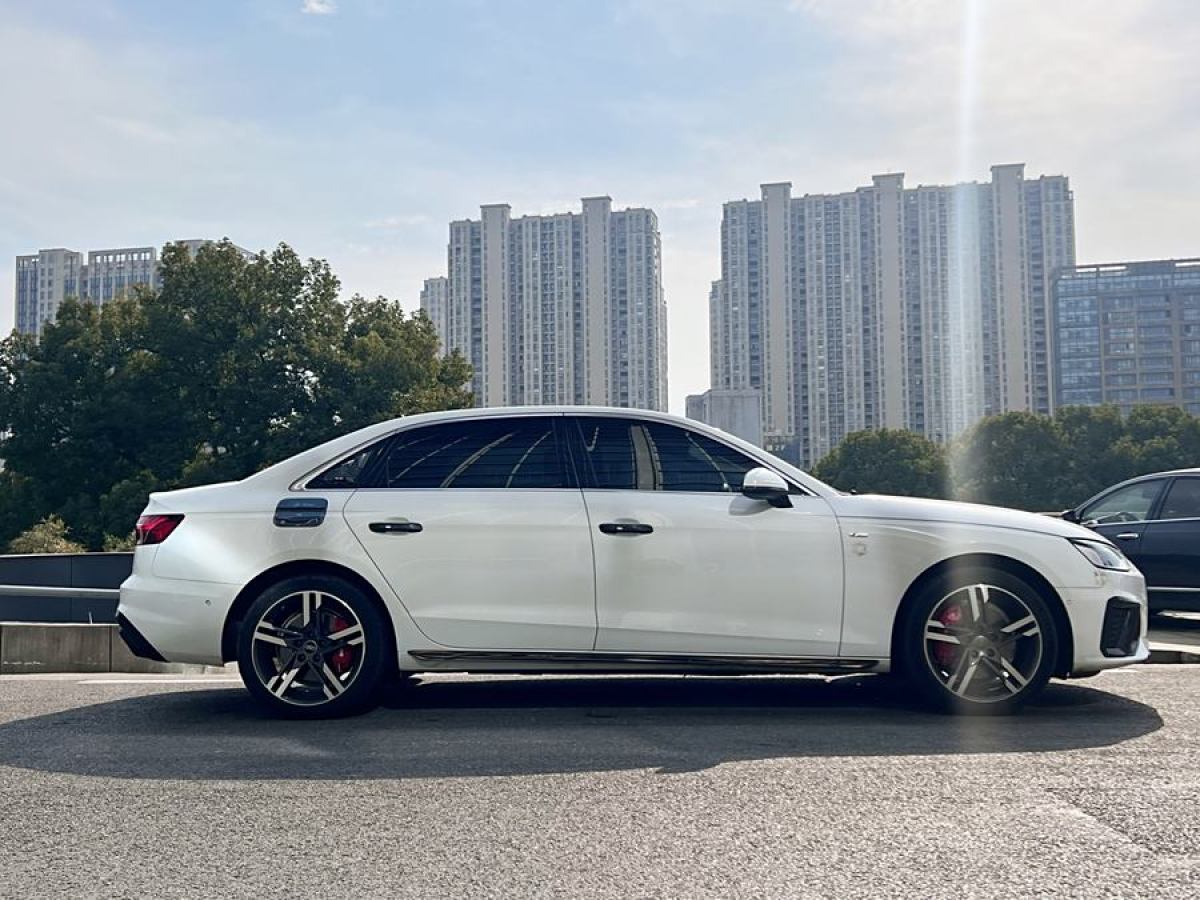 奧迪 奧迪A4L  2020款 40 TFSI quattro 豪華動感型圖片