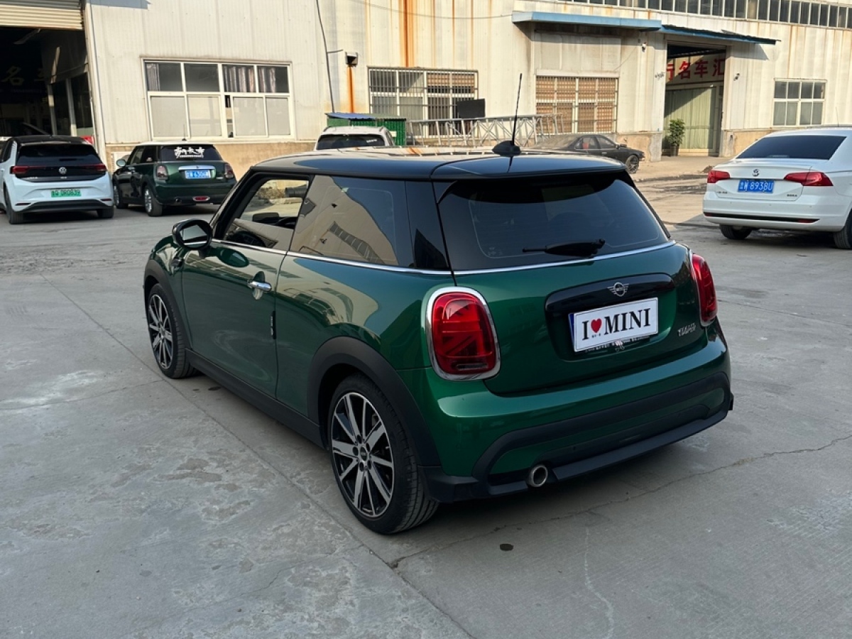 MINI MINI  2022款 改款 1.5T COOPER 藝術(shù)家圖片