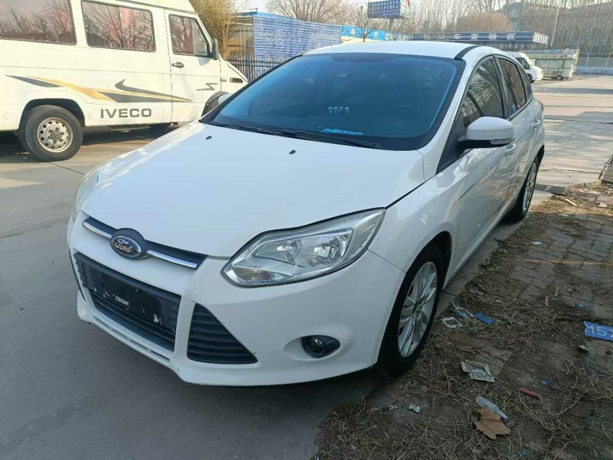 福特 ?？怂? 2013款 2.0T ST 標(biāo)準(zhǔn)版圖片